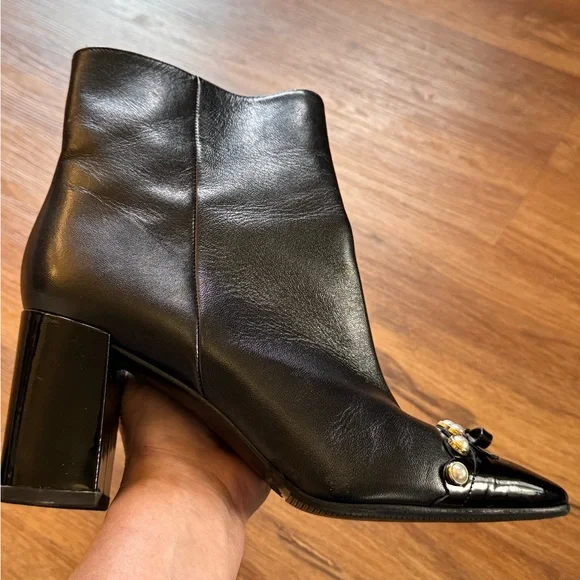 Kate Spade Black Leather Pearl Bow Block Heel Ankle Boots Patent Toe Size 10 - Picture 12 of 12
